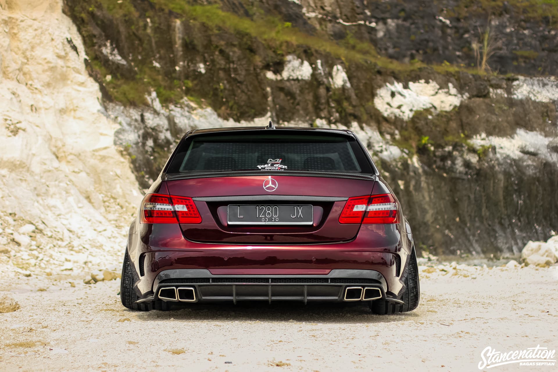 Slammed-Mercedes-Benz-W212-E300-6